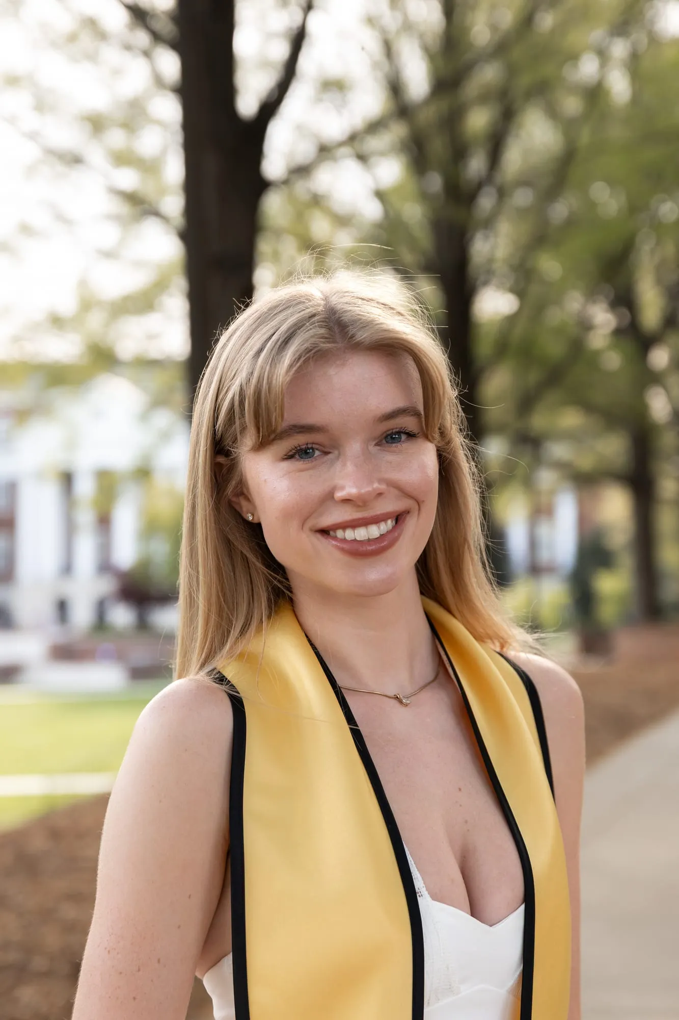 Graduation Portraits: photo 10 of 12